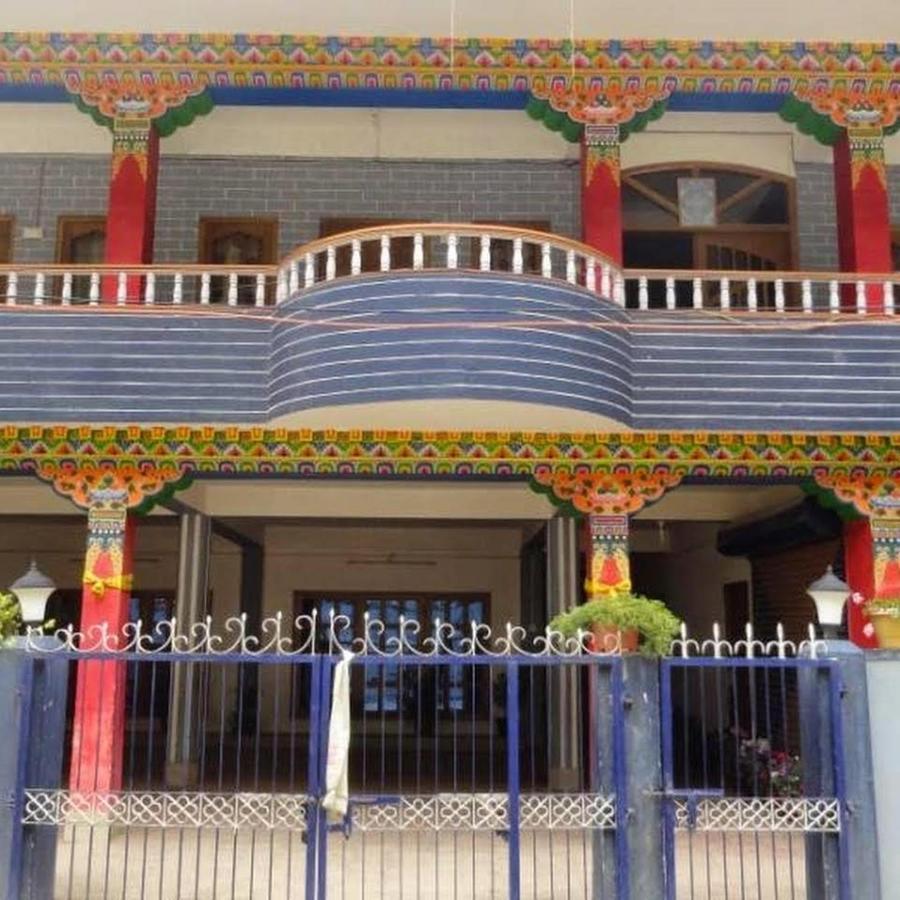 Hotel Samdup Khang Dirāng Exterior foto